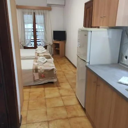 Lefkes Apartmán *